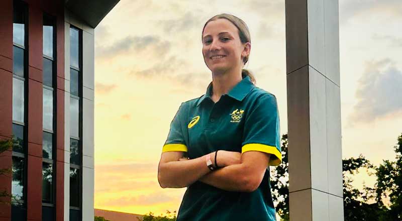 live_lovelace--with-Arms-Crossed